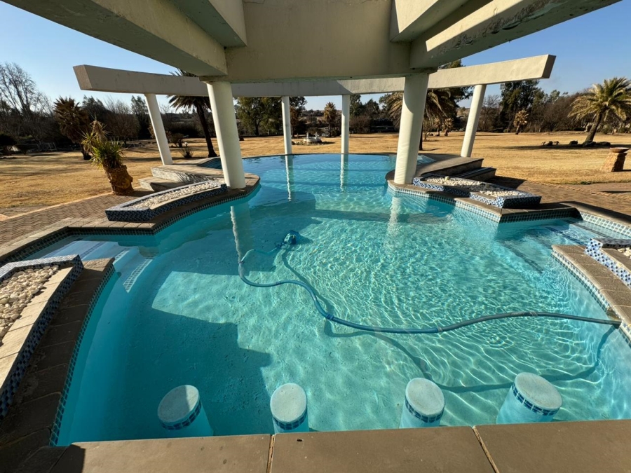 10 Bedroom Property for Sale in Vaal Dam Free State